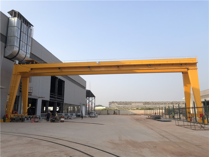 歐式起重機(jī)(門式起重機(jī)結(jié)構(gòu)，歐式電動(dòng)葫蘆機(jī)構(gòu)）