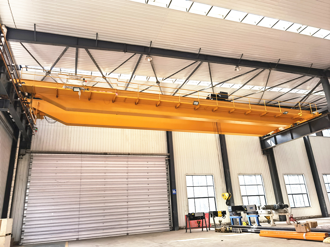 40T-Overhead-Crane.jpg 橋式起重機的主要應用領域及安全使用注意事項